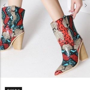 Pointed Toe Western Cowgirl Ankle Boots